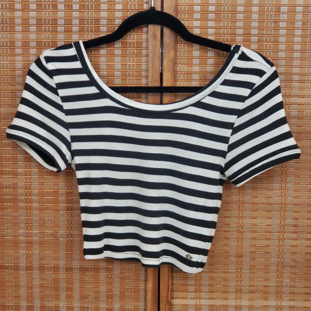 ♡ Volcom Scoopneck Crop Striped Black and White Women's Top Size XS